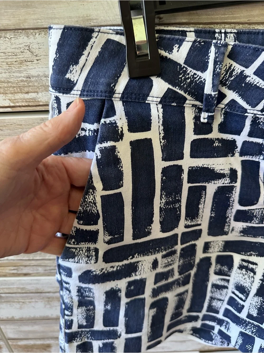 💙 The Limited Blue White Print Stretch Bermuda Shorts Women’s Size 8